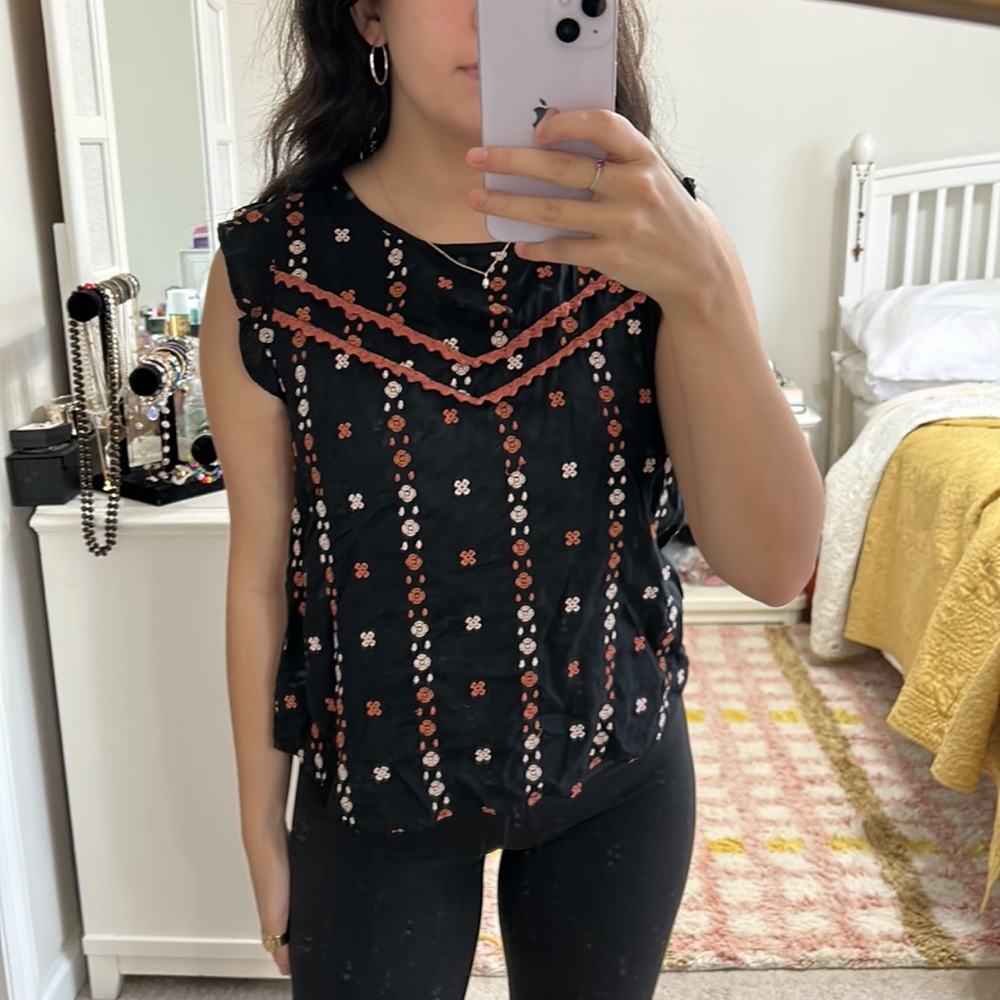 Abercrombie Blouse S Embroidered Ruffle Cap Sleeve Round Neck Top Black Orange